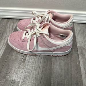 Nike kids sneakers, pink, size 6Y